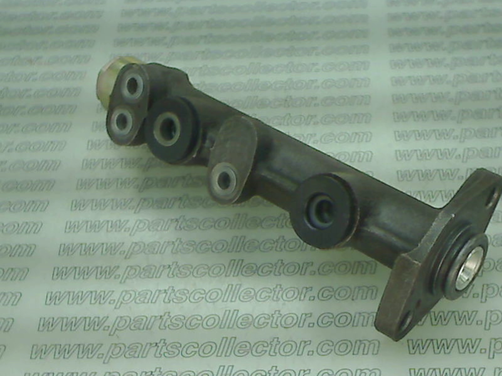 MASTER CYLINDER